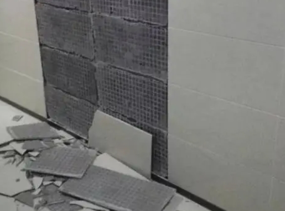 东西湖瓷砖空鼓维修公司分享下东西湖墙砖松动维修的知识